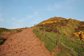 It is a major tourist destination, with stately homes, … Arthur S Seat Wanderung Die Beste Route Zum 251 Meter Hohen Gipfel In Edinburgh Entdeckerreisen
