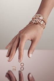 Decouvrez Pandora Reflexions Une Nouvelle Collection De Bracelets Mailles Et De Charms De Fantaisie Modernes Offerts Da Bijoux Bracelets Design Bijoux Pandora