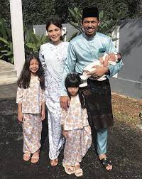 Download lagu ahmad nabil mp3 gratis dalam format mp3 dan mp4. Biodata Dan Latar Belakang Pengacara Nabil Ahmad Iluminasi