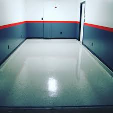 Garagen Bodenbeschichtung 2k Bodenbeschichtung Bodenbelag Garage Die Beschichtung Erfolgt 2 Lagig Wie Bei Dem Meisten P Bodenbeschichtung Zementestrich Estrich