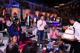#الشيف_محمد_حامد #المطعم والدة الشيف محمد حامد تفاجئه باتصال على الهواء: Ø²ÙŠÙ†Ø© ÙˆØ´Ø°Ù‰ ÙˆØ±Ø§Ù…ÙŠ ÙˆØ­ÙŠØ¯ ÙŠØ´Ø§Ø±ÙƒÙˆÙ† Ù…Ø­Ù…Ø¯ Ø­Ø§Ù…Ø¯ Ø§Ù„Ø§Ø­ØªÙØ§Ù„ Ø¨Ø¹ÙŠØ¯ Ù…ÙŠÙ„Ø§Ø¯ Ø²ÙˆØ¬ØªÙ‡ ØµÙˆØ±