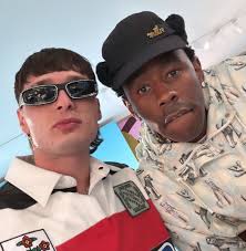 Renee Macias (@ohwellnae)