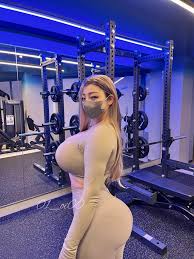 啾咪酱学姐-大胆裸露-毫无保留