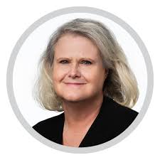 Kim Harper's Instagram, Twitter & Facebook