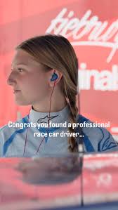 A little tap dancing in one of my favourite Racecars I've raced. We have  this car up for sale now if anybody is interested. DM me.