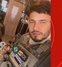 Biólogo transforma fotografias de natureza em material didático