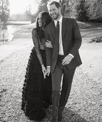 This is a hub for harry and meghan fans to get unique tees, mugs and hoodies. Die Bilder Ihrer Sturmischen Liebe Verlobung Fotos Verlobungsbilder Meghan Markle