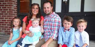 Every member of the duggar family (yes, those duggars) has to follow more rules than ordinary people follow. 19 Kids Counting Anna The Kids Visit Josh In Home Confinement