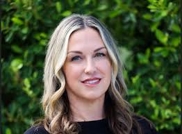 Shannon Landers's Instagram, Twitter & Facebook