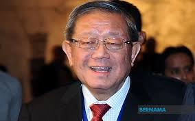 1943) je predsedom spoločnosti lion group malaysia, konglomerátu s rôznorodými podnikmi zahŕňajúcimi maloobchod, vývoj nehnuteľností, baníctvo, oceľ. Bernama Lion Group To Invest Rm100 Mln In Several Projects In Sabah