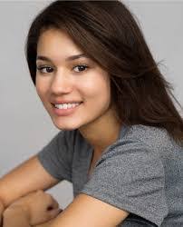 Alisha Cromer's Instagram, Twitter & Facebook