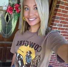 Kayla Mercer's Instagram, Twitter & Facebook