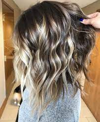 Shattered Wavy Lob With Bright Highlights Short Wavy Hair Hair Highlights Boliage Hair