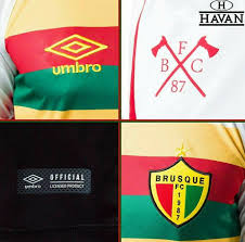 Nós estávamos esperando comprar a nova camisa do brusque, principalmente pela campanha do ano passado e agora com o título da recopa, além de ajudar o clube que a gente gosta e que leva o nome da cidade. Umbro Exibe Detalhes Da Nova Camisa Do Brusque Show De Camisas