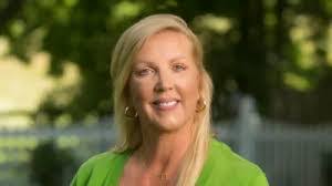 Laurie Levitt's Instagram, Twitter & Facebook