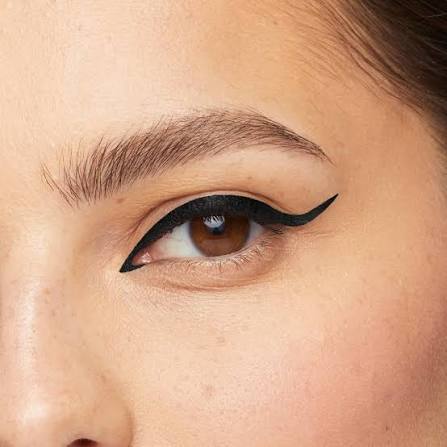 Classic Cat Eye Eyeliner Makeup Look Tutorial - Maybelline