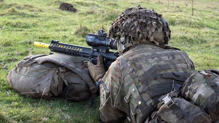 Over a quarter of Brits think there'll be a war in the UK within 2 years,  survey shows - The Mirror