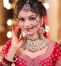 Top Female Makeup Artists in Nanakpura, Delhi