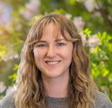 Stephanie Bragdon's Instagram, Twitter & Facebook