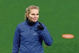 Dat beeld is te zien in de beeldentuin van voetbalbond knvb in zeist. Wiegman Uitgeroepen Tot Beste Coach Vrouwenelftal Nrc