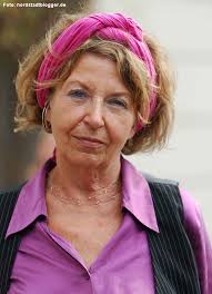 Ursula Richter wird 75 Jahre alt: Eine engagierte Frau lebt nach den  Prinzipien „Nie wieder Krieg