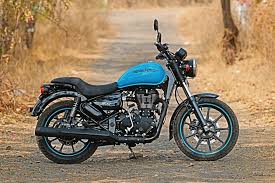 The royal enfield thunderbird 350x is the first of its kind to receive black alloy wheels, tubeless tyres, and a matte black silencer. Royal Enfield Bullet 350 Vs Royal Enfield Thunderbird 500x Bike Comparison Compare Price Specs Reviews And Mileage