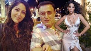 Mahmut tuncer tüm mp3lerini indir mahmut tuncer tüm albümleri mahmut tuncer şarkıları indir ve müziklerini dinle. Mahmut Tuncer In Muzisyen Kizi Gizem Tuncer 40 Kilo Verdi Magazin Haberleri Ntv