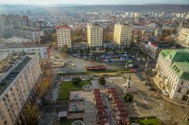 Ideea înființării unei piețe publice pe modelul celor din marile orașe europene a apărut prin anul 1890 când în gazeta ecoul moldovei se exprima ideea înființării. PiaÈ›a Unirii Din IaÈ™i