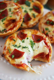 The Comfort Of Cooking Easy Mini Bagel Pizzas Recipes Mini Bagels Yummy Food