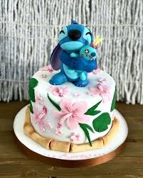 Gateau Anniversaire Facile Et Original Gateau Anniversaire Facile In 2020 Disney Birthday Cakes Stitch Cake Lilo And Stitch Cake