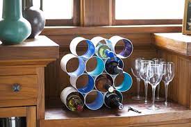 diy wijnrek maken met oude blikken in 8 stappen wijnrek diy wijnrek wijnflessen