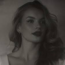 Daisy Cole (@daisycole) • Instagram photos and videos