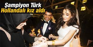 Bugüne kadar temel karamollaoğlu'nun yanında gözükmeyen eşi ayşe yasemin karamollaoğlu, geçen günlerde saadet partisi'nin bir etkinliğine katıldı. Kac Saat Oldu Ø¹Ù„Ù‰ ØªÙˆÙŠØªØ± Temel Karamollaoglu Nun Esi Ingiliz Oldugu Icin Adama Kafir Bile Dediler Akp Li Vekilin Esi Hollanda Li Ve Basi Acik Olmasina Ragmen Basortulu Diye Yutturuyorlar Nasil Bir Tur Bunlar Https T Co Owfxkdsbiu