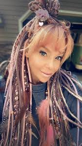 Marie Utterback's Instagram, Twitter & Facebook