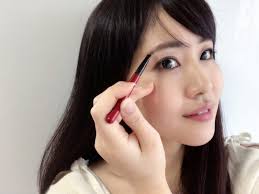 こっそり仕込んでおきたい 夏の汗に強い 垢ぬけ美眉をつくる簡単テク gatta ガッタ 美眉 眉 眉メイク