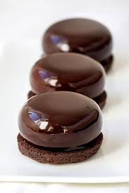 Glacage Miroir Au Chocolat Glacage Miroir Chocolat Recette Glacage Et Gateaux Et Desserts