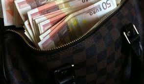Ο πρωθυπουργός ανέφερε ότι η αύξηση του κατώτατου μισθού και η κατάργηση του υποκατώτατου αποτελούσε στρατηγική επιδίωξη για την κυβέρνηση. Yp Ergasias Apo 1 1 22 H Ay3hsh Toy Katwtatoy Mis8oy Dimosio Gr