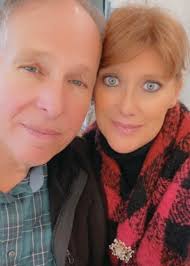 These magnetic eyes are amazing. The grumpy side eye cracked me up 😆