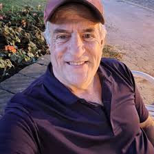 We had the pleasure of a visit by Lloyd Spence, a 90-year-old music legend  and former bassist for Mended Heart, who visited us today. Notably, Lloyd  contributed his bass skills to several