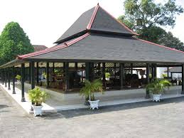Bisa dikatakan bahwa pakaian adat ini merupakan sebuah warisan yang tak. 38 Rumah Adat Provinsi Di Indonesia Lengkap Gambar Dan Penjelasan Mamikos Info