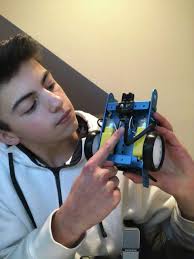 Westport teen makes STEM relatable with new tutoring business