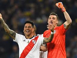 River sigue su rumbo en la copa libertadores. Enzo Perez Mostro Sus Cuadros Tematicos De La Copa Libertadores Diario El Sol Mendoza Argentina