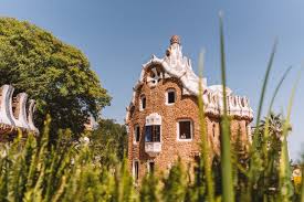 Die von ihm entworfene fassade hat keine geraden linien. Casa Batllo Co In Barcelona Die Fantastische Welt Von Antoni Gaudi