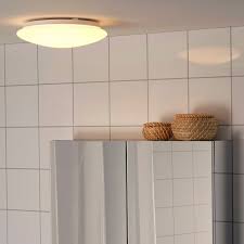 Découvrez nos luminaires de salle de bain : Sjogang Plafonnier Applique Blanc 25 Cm Ikea