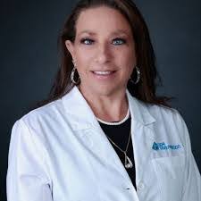 Allison Arnett's Instagram, Twitter & Facebook