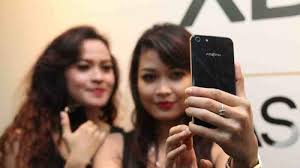 Selain punya kualitas yang baik, paket internet xl juga sangat diminati oleh para penggunanya karena harganya yang lebih murah namun punya kuota yang berlimpah. Lebih Murah Mana Paket Data Xl Indosat Atau Smartfren Tribunnews Com Mobile