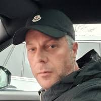 8 "Dan Hufton" profiles