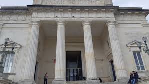 Un père viole et enceinte sa propre fille de 12 ans. Un Pere Juge A Saintes Pour Avoir Voulu Organiser L Enlevement Et Le Viol De Sa Fille