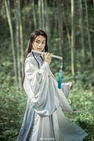 摄影 徒生轻漫 出镜 郭楚棋 桐丏小棉袄 服装 美人妆原创汉服 01 11 2019 in 2020 nun dress raincoat fashion