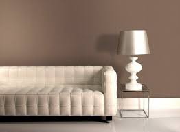Wandfarbe Mocca Wande Streichen In Eine Kaffeebraune Farbnuance Braune Wand Wandfarbe Wohnzimmer Farbschema
